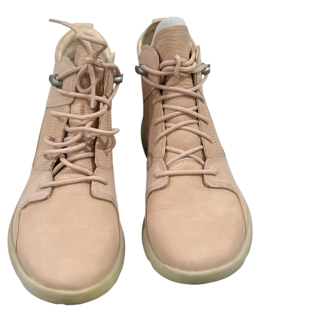 NEW Timberland Light Pink Leather Flyroam Hiker Boots ~ Size 10